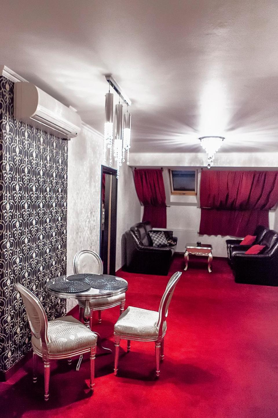 Hotel Lord Debica Kültér fotó