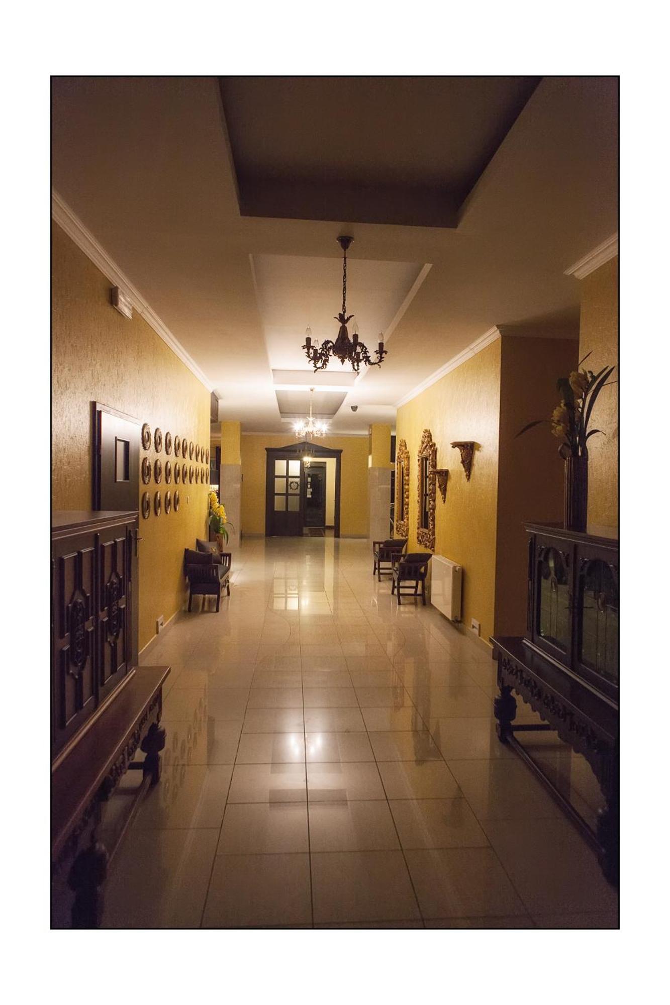 Hotel Lord Debica Kültér fotó